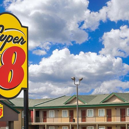 Super 8 By Wyndham Fox Creek Hotel Exterior photo